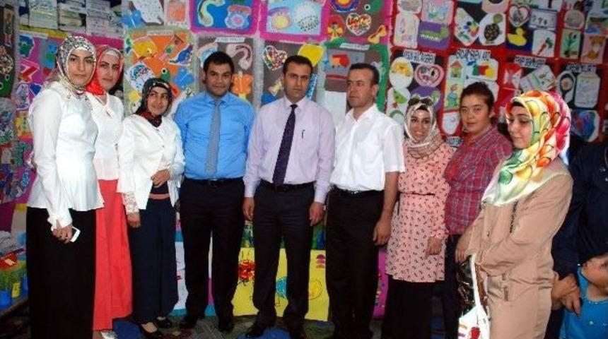 Minik &Ouml;ğrenciler Emeklerini Sergiledi