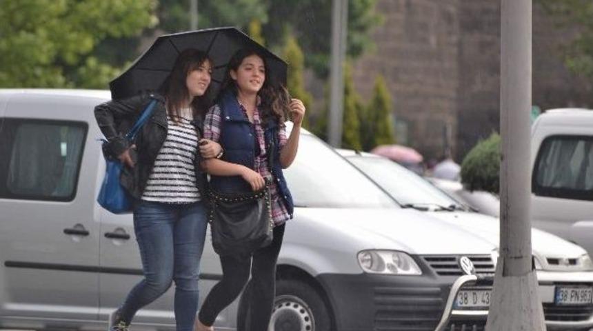 Kayseri'yi Serinleten Yağmur