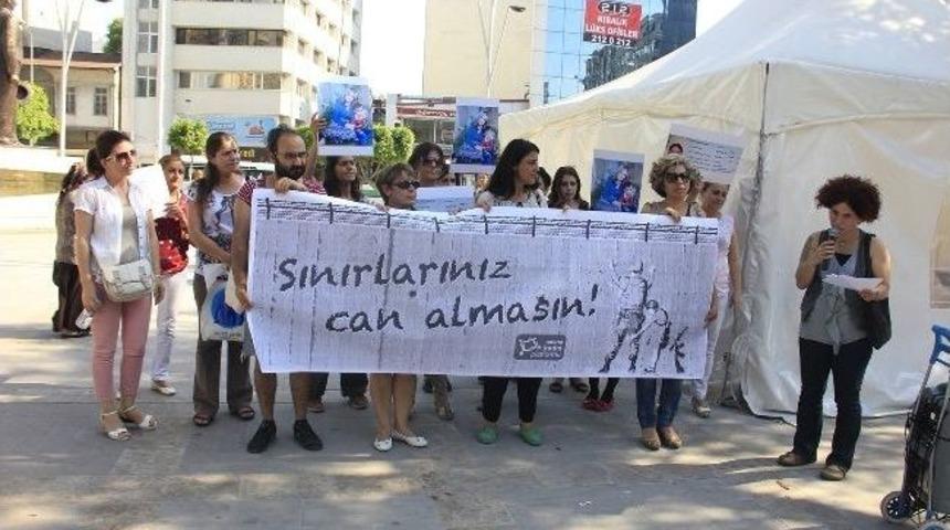 Sınırdan Ge&ccedil;erken &Ouml;ld&uuml;r&uuml;len Kadın İ&ccedil;in Protesto