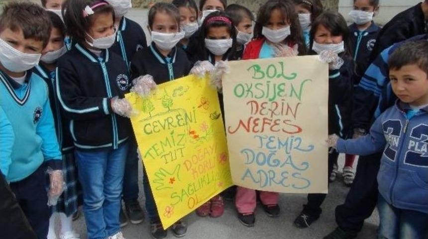 Yozgat&rsquo;ta Minikler Okul &Ccedil;evresini Ve Mahalleyi Temizledi