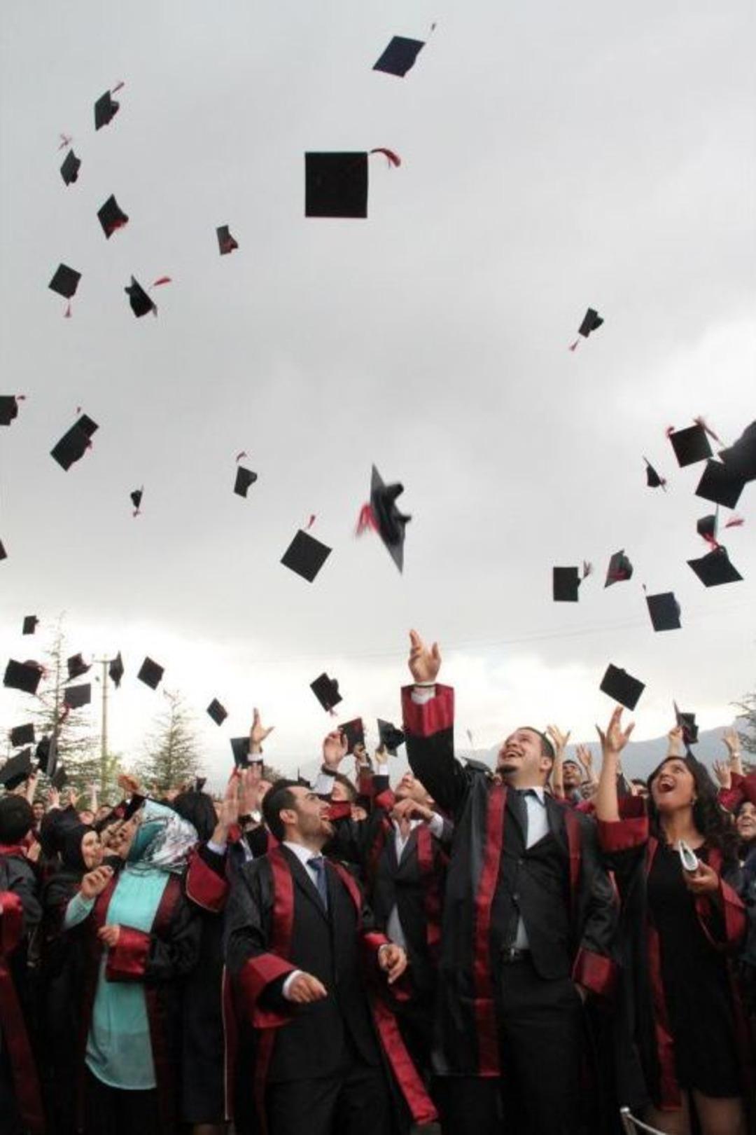 Suşehri Timur Karabal MYO'da Mezuniyet T&ouml;reni