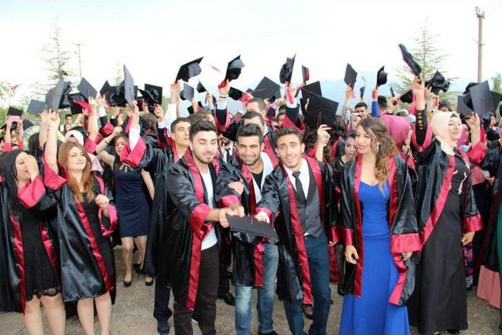 Suşehri Timur Karabal MYO'da Mezuniyet Töreni G4