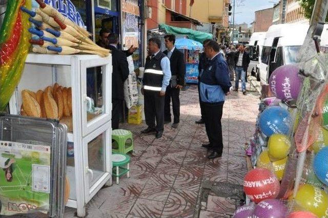 Zabıta Ekiplerinden Kaldırım İşgali Uyarısı