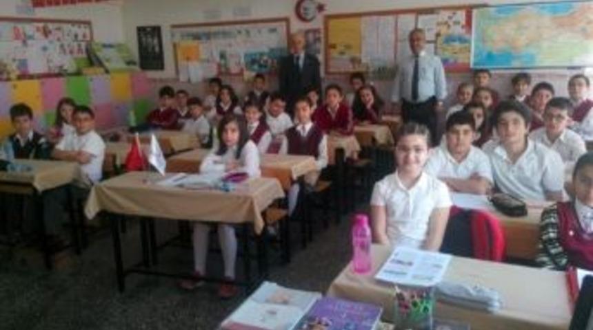 Harçlıklarını Kızılay'a Bağışladılar