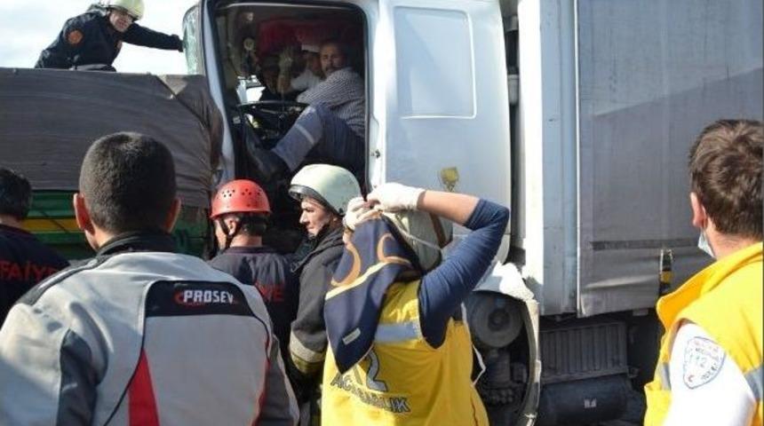 Yalova’da Zincirleme Kaza: 3 Yaralı