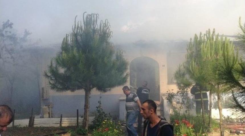 Sakarya&rsquo;da Tek Katlı Evde Yangın
