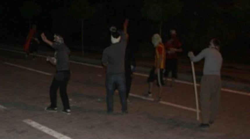 Hakkari&rsquo;de Kalekol Protestosuna Polis M&uuml;dahalesi