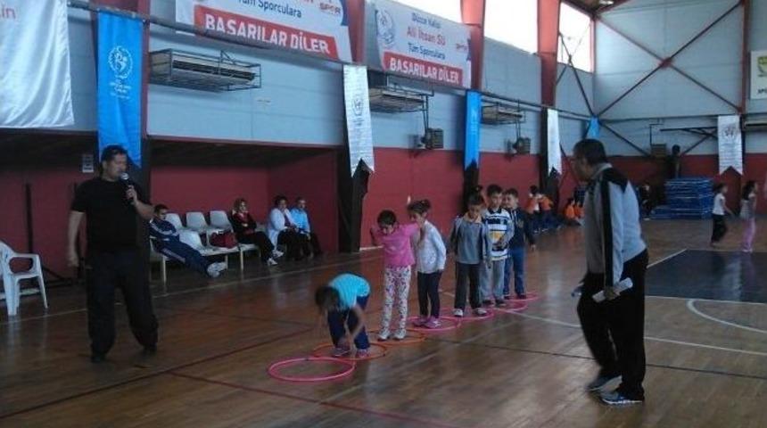Ak&ccedil;akoca&rsquo;da İlkokul Fiziksel Etkinlik Oyunları Se&ccedil;meleri Yapıldı