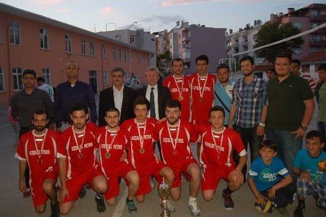 Voleybol Turnuvasında Şampiyon Belli Oldu 2