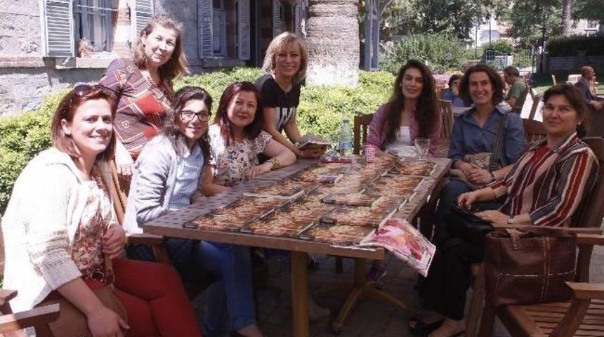 Kozmik Cadı Kazanı Okuyucusuyla Buluştu