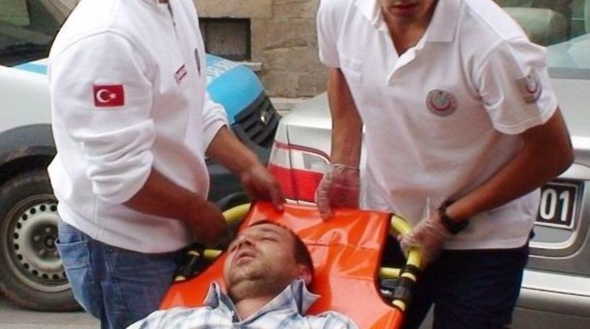 Doğalgaz Hortumunu Keserek &Ouml;lmek İstedi