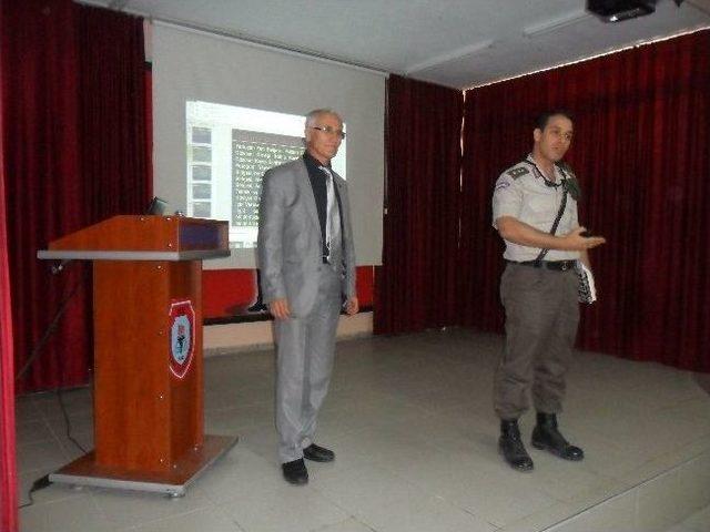 Vize de Muhtarlara Eğitim Semineri Verildi 1