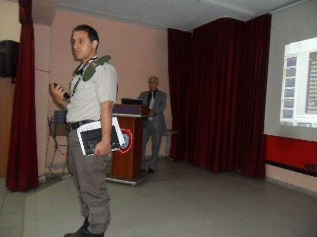 Vize de Muhtarlara Eğitim Semineri Verildi 2