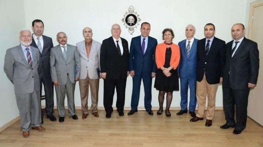 S&ouml;zl&uuml; Davet Etti, Tisk Adana&rsquo;ya Geldi