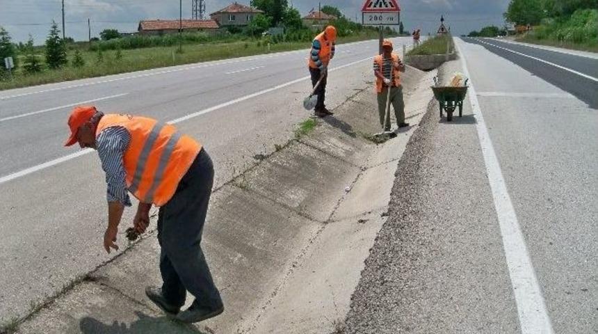 Tekirdağ-malkara Karayolunda Temizlik &Ccedil;alışmalarına Başlandı