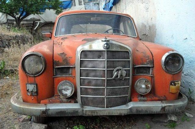 Baba Yadigarı Klasik Otomobile Kıyamıyor 1