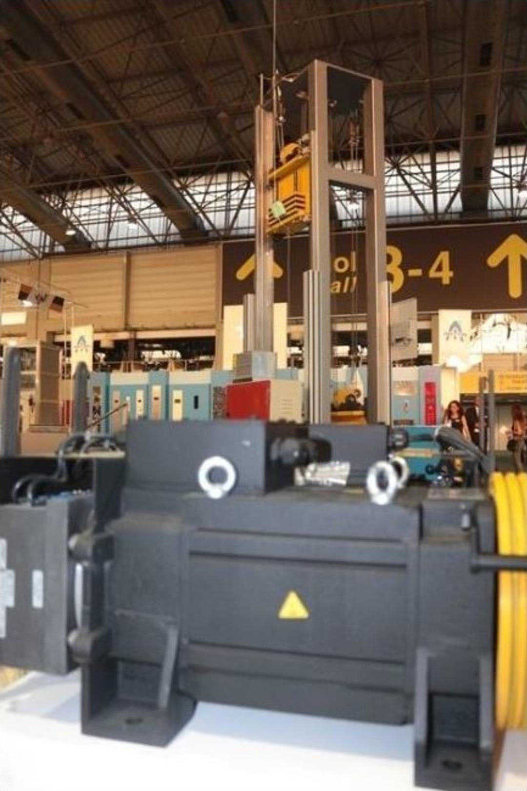 Madenciler Asans&ouml;r Fuarını İncelemeye Aldı