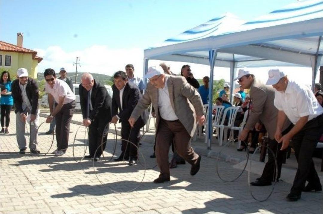 Vali Ve Belediye Başkanı &Ccedil;ocuklar Gibi Eğlendi