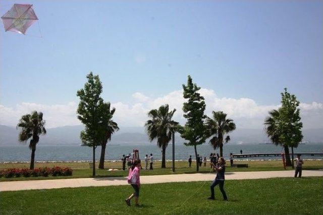 Ford Otosan Ortaokulu &Ouml;ğrencileri U&ccedil;urtma Tepesinde U&ccedil;urtma U&ccedil;urdu 1