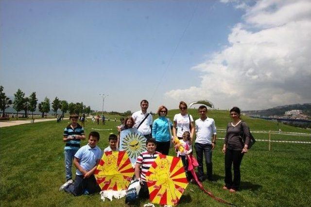Ford Otosan Ortaokulu &Ouml;ğrencileri U&ccedil;urtma Tepesinde U&ccedil;urtma U&ccedil;urdu 2