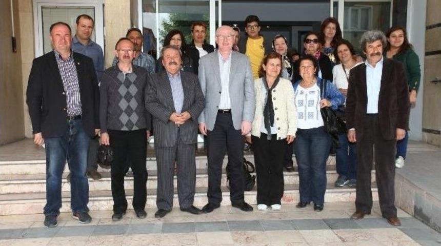 Burdur Hayvan Dostları Derneği, Başkan Kurt&rsquo;u Ziyaret Etti