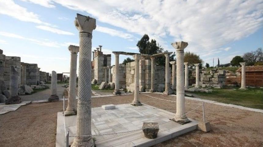 Sel&ccedil;uk&rsquo;ta Dinler Buluşması