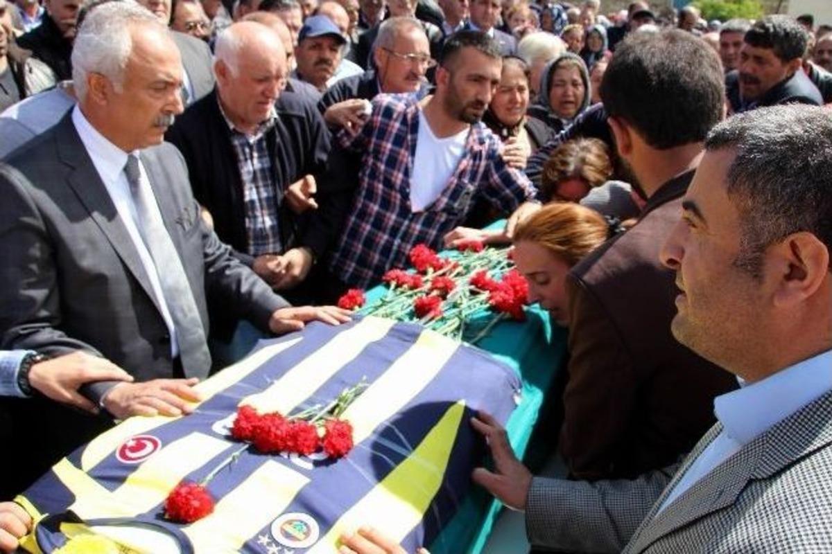 Okmeydanı&rsquo;nda Vurulan Uğur Kurt Son Yolculuğuna Uğurlandı