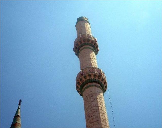 Tekirdağ da Deprem Nedeniyle Cami Şerefeleri Yıkıldı 3