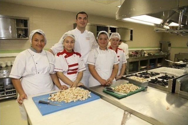 Bayat Ekmekler Börek Oluyor