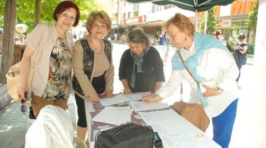 Eskişehir'de Lanzarotte S&ouml;zleşmesi İ&ccedil;in İmza Kampanyası