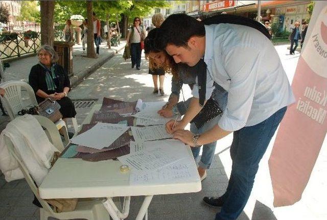 Eskişehir de Lanzarotte S&ouml;zleşmesi İ&ccedil;in İmza Kampanyası 1