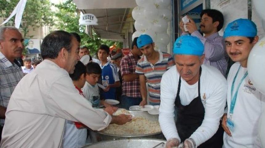 Semerkand Haftasında Bin 500 Kişilik Pilav Dağıtıldı