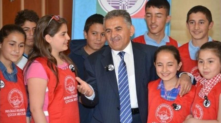 &Ccedil;ocuk Meclisi Soma İ&ccedil;in Tek Y&uuml;rek Oldu