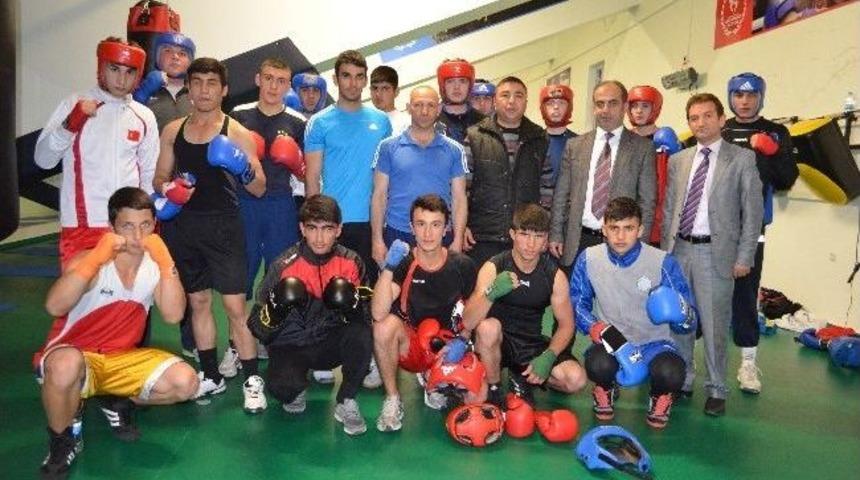 Yıldız Boks&ouml;rlerin Kampına Ghsim&rsquo;den Ziyaret