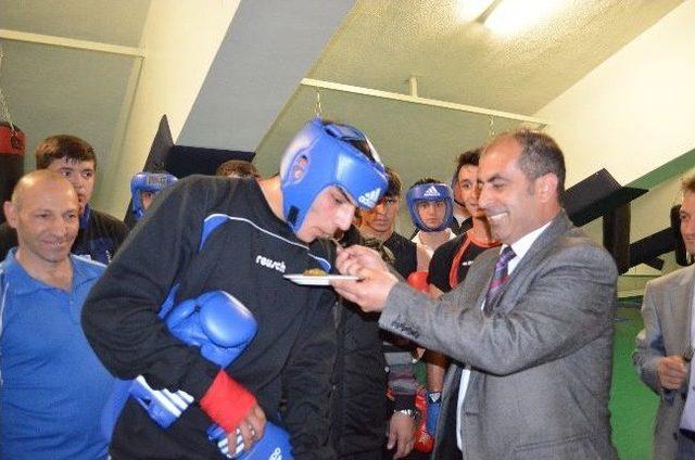 Yıldız Boks&ouml;rlerin Kampına Ghsim&rsquo;den Ziyaret 1