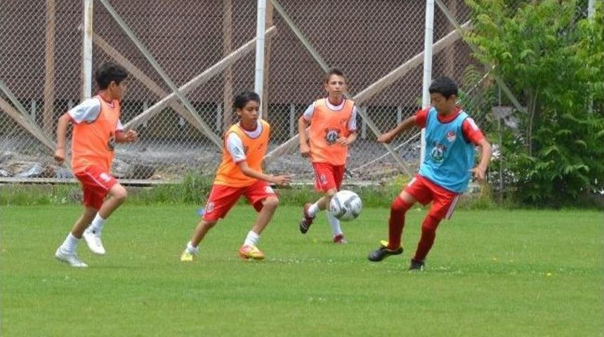 Uefa Grassroots G&uuml;n&uuml; Malatya'da Kutlandı