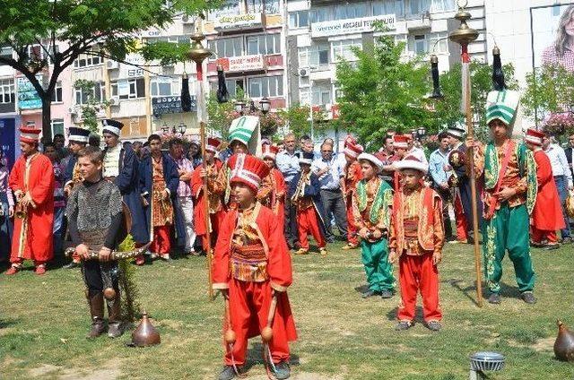 İstanbul’un Fethinin Yıl Dönümünde Karadan Gemi Yürüttüler