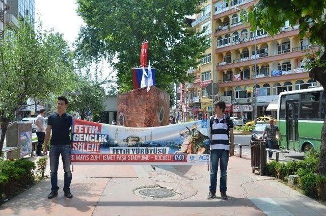 İstanbul’un Fethinin Yıl Dönümünde Karadan Gemi Yürüttüler