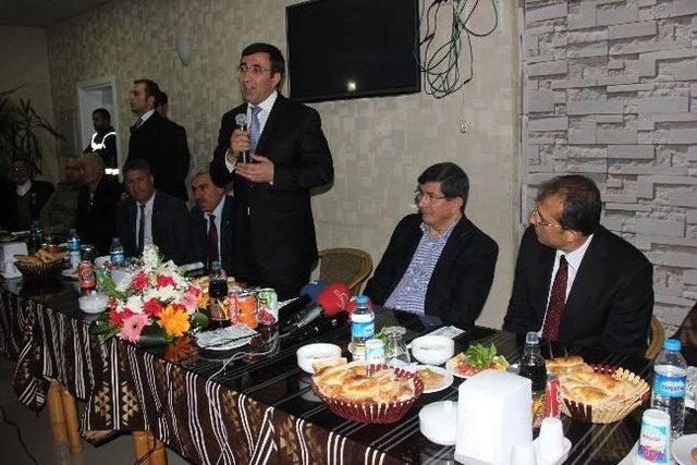 Davutoğlu Bing&ouml;l&rsquo;de 1