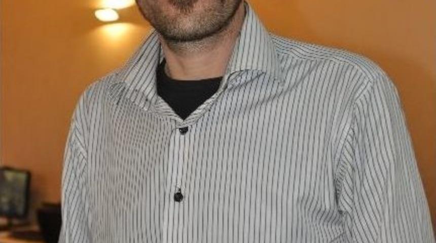 (&ouml;zel Haber) 6.5&rsquo;lik Depremde Soğukkanlılığı İle Kafeyi Boşalttı