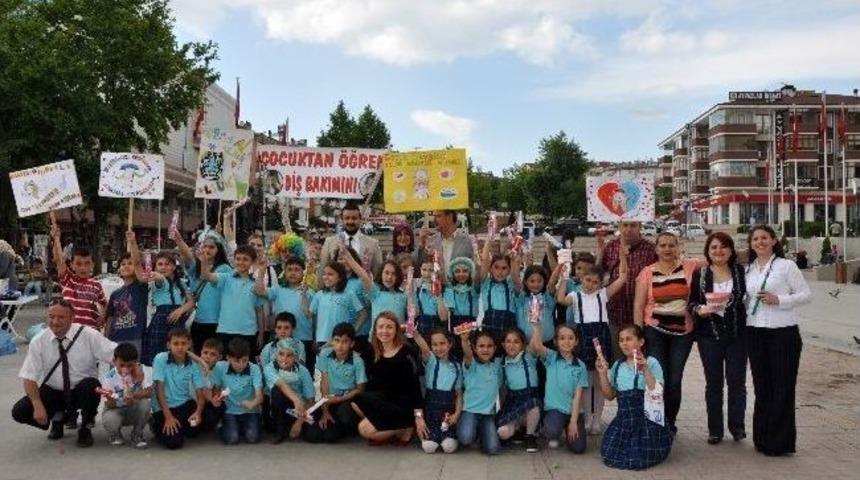 ‘çocuktan Öğren Diş Bakımını’