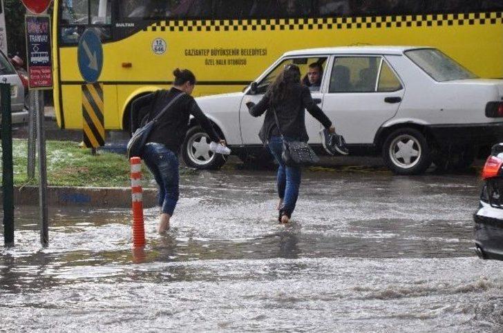 Gaziantep’te Dolu Yağışı Hayatı Felç Etti G3
