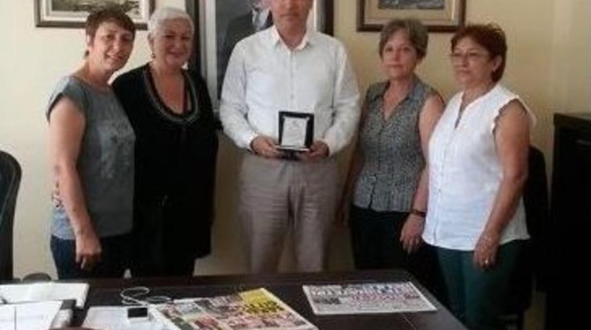 Hayvansever M&uuml;d&uuml;re Teşekk&uuml;r Plaketi