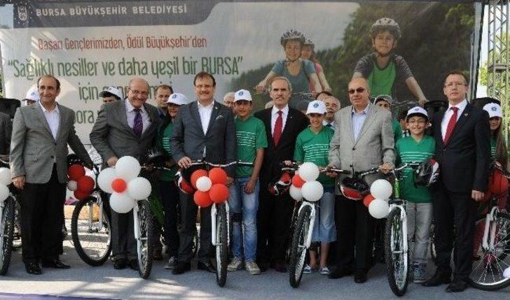 Büyükşehir Başarılı Öğrencilere Yüzlerce Bisiklet Ve Kask Dağıttı G2