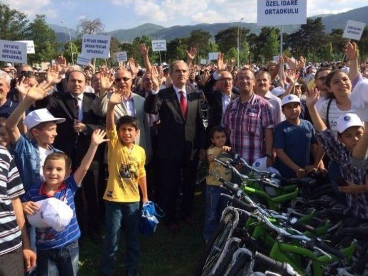 Büyükşehir Başarılı Öğrencilere Yüzlerce Bisiklet Ve Kask Dağıttı G5