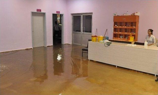 Dolu Yağışı Hastanedekilere Zor Anlar Yaşattı 1