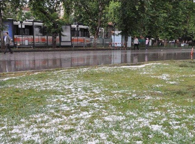 Gaziantep’te Yağmur Ve Dolu Yağışı Hayatı Felç Etti 2