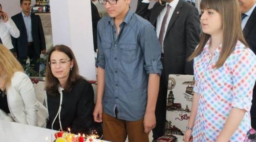 Bakan İslam&rsquo;dan Barış&rsquo;a Doğum G&uuml;n&uuml; S&uuml;rprizi