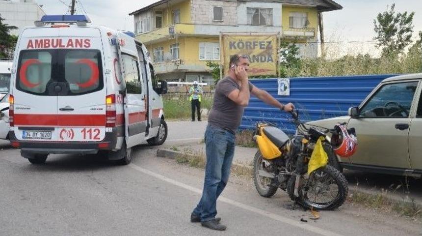 Motosiklet İle Pikap &Ccedil;arpıştı: 2 Yaralı