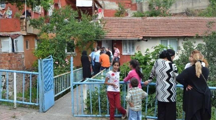 Yalnız Yaşayan Kadın Evinde &Ouml;l&uuml; Bulundu